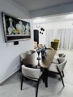 Comfort Apartment, City View | In-room dining