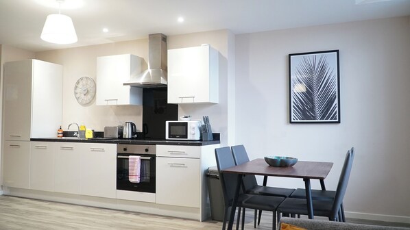 Fridge, microwave, oven, stovetop