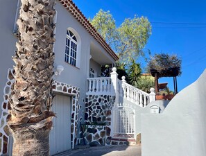 Exterior - Eden's Retreat - Grand Terrace, Sea Views & Horses - Luxury Nature Escape (Arona)