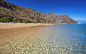 Camastros y toallas de playa 
