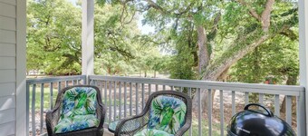 Relax & Golf - Oakview Condo II at Diamondhead - cozy, new. Walk to the Club