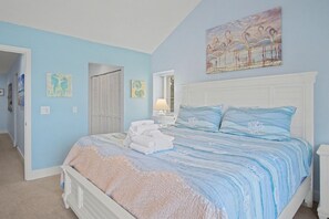 2 bedrooms, desk, iron/ironing board, WiFi