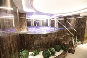 Sauna, bany turc, banys de fang i massatges 