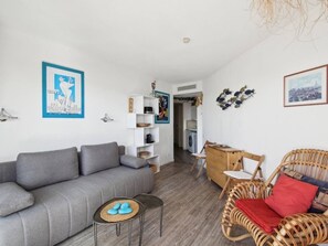 TV - VERY NICE FLAT WITH SEA VIEW FOR 5 GUESTS IN CANNES (Cannes)