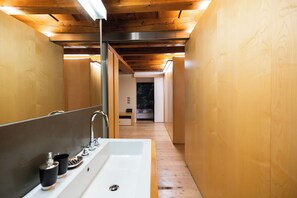 Family Apartment, City View | Bathroom | Free toiletries, hair dryer, towels, soap