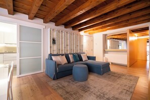 Family Apartment, City View | Living area