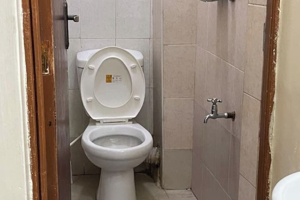 Shower, towels, soap, shampoo