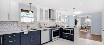 Luxury Lakefront Getaway Sleeps 16 near Chicago Family Friendly