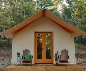 Terrace/patio - Field Trip Unit 5 XL Canvas Cabin Family & Dog-Friendly (Travelers Rest)