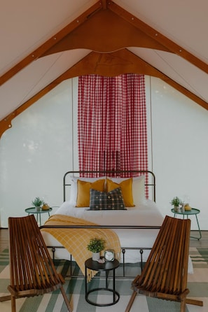 1 bedroom, WiFi - Field Trip Unit 5 XL Canvas Cabin Family & Dog-Friendly (Travelers Rest)