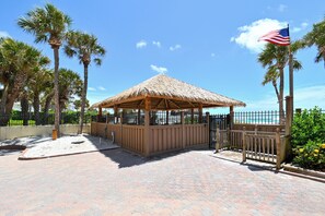 Property grounds - Paradise Awaits: Condo with an ocean view steps from Siesta Key Beach! (Sarasota)