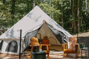 Outdoor dining - Field Trip Unit 8 Small Bell Tent (Travelers Rest)