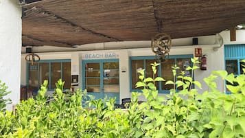 Bungalow | Exterior detail