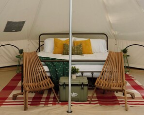 1 bedroom, in-room safe, WiFi, bed sheets - Field Trip Unit 9 Small Bell Tent (Travelers Rest)