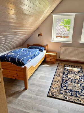 3 habitaciones y muebles diferentes