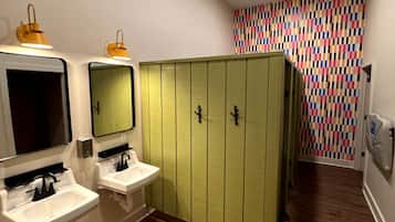 Towels, toilet paper