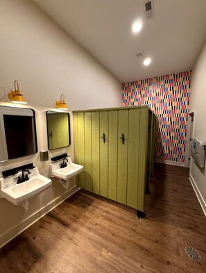 Towels, toilet paper