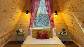 1 bedroom, in-room safe, WiFi, bed sheets