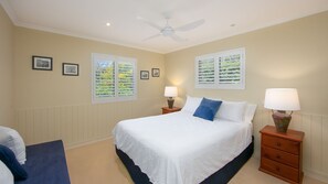 2 chambres, fer et planche à repasser, Wi-Fi, draps fournis