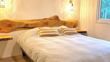 2 bedrooms, bed sheets