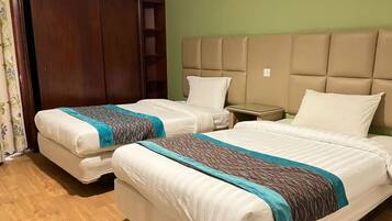 Cortinas blackout, tabla de planchar con plancha y wifi gratis