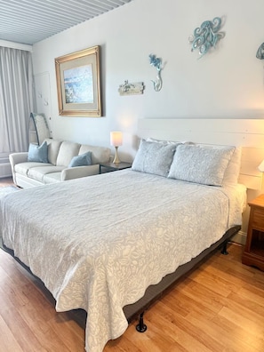 1 bedroom, WiFi, bed sheets - 2nd-row! Fresh Breeze, Q bed, pool view (Myrtle Beach)