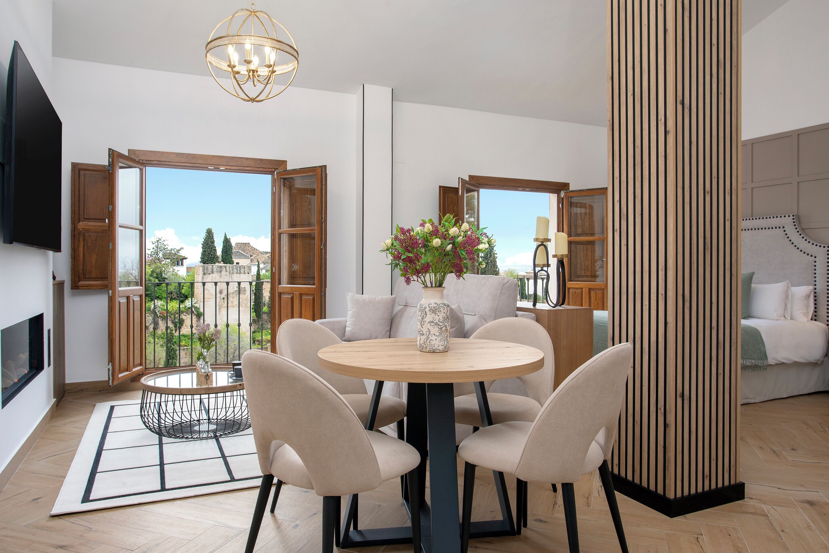 تناول الطعام داخل الغرفة