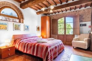 3 Schlafzimmer, BĂŒgeleisen/BĂŒgelbrett, Reisekinderbett, kostenloses WLAN