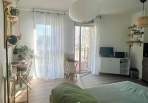 WiFi, bed sheets - Nice studio for 2 persons (Marseille)