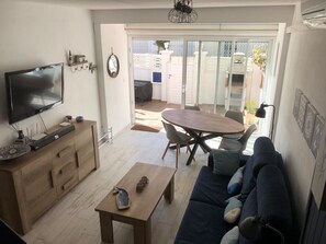 Smart TV - House 50 metres from Riells beach, sleeps 6, 3 bedrooms, 2 bathrooms (L'Escala)