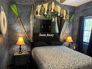 1 soverom, safe på rommet, strykejern/-brett og reiseseng for barn