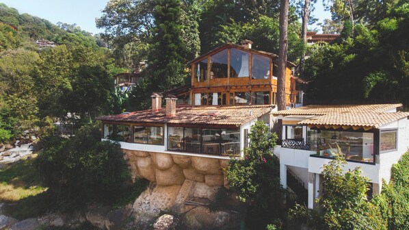 Front of property - Cozy Cabin in Avandaro (Valle de Bravo)