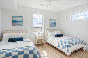 4 bedrooms, iron/ironing board, WiFi, bed sheets