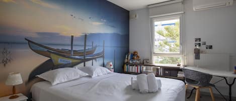 2 slaapkamers, een strijkplank/strijkijzer, wifi, beddengoed