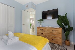 2 soverom, strykejern/-brett, reiseseng for barn og wi-fi (inkludert)