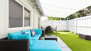Terrace/patio - Near Beach/Downtown. Private Backyard. Pack n Play (Delray Beach)