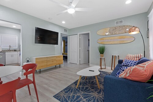 Near Beach/Downtown. Private Backyard. Pack n Play