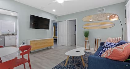 Near Beach/Downtown. Private Backyard. Pack n Play