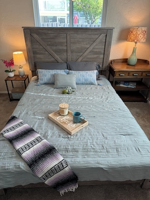 4 bedrooms, desk, iron/ironing board, travel crib