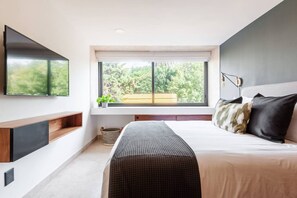 2 Schlafzimmer, Schreibtisch, Bügeleisen/Bügelbrett, WLAN