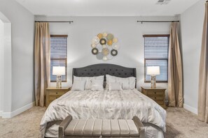 4 bedrooms, iron/ironing board, WiFi, bed sheets - High End Home w/Heated & Cooled Pool, Fire Pit, Game Room and Golf Nearby (Chandler)