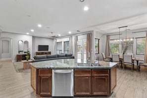 Interior - High End Home w/Heated & Cooled Pool, Fire Pit, Game Room and Golf Nearby (Chandler)