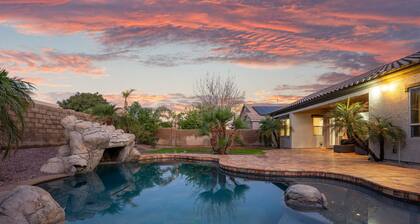 High End Home w/Heated & Cooled Pool, Fire Pit, Game Room and Golf Nearby