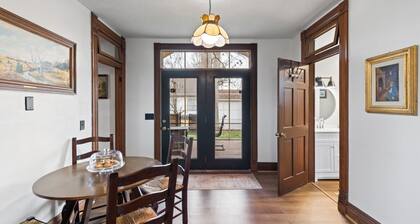 Historic 1890, 3-bed Victorian townhome in welcoming Monett with WiFi, AC