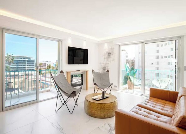 Apartment | Living area - Modern Apartment - 3br- 6P - Palm Beah (Cannes)
