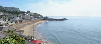 2 bedroom accommodation in Ventnor