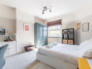 5 chambres, fer et planche à repasser, Wi-Fi gratuit, draps fournis