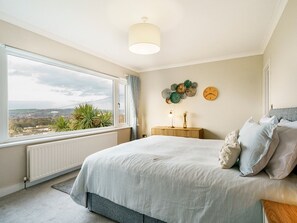 2 slaapkamers, een strijkplank/strijkijzer, gratis wifi, beddengoed