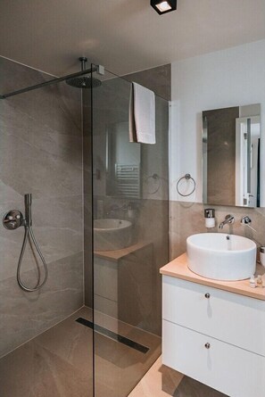 Eco-friendly toiletries, hair dryer