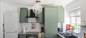 Bright, spacious 1Bed w/parking | Pass the Keys